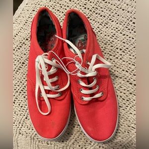 Vans Off The Wall TB4R Coral Women’s Size 6 Skate Shoe Floral Design Inside Shoe